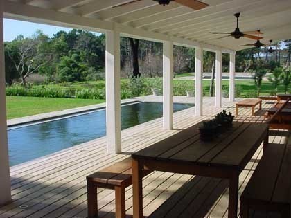 Casa con piscina en Laguna Blanca frente a Laguna